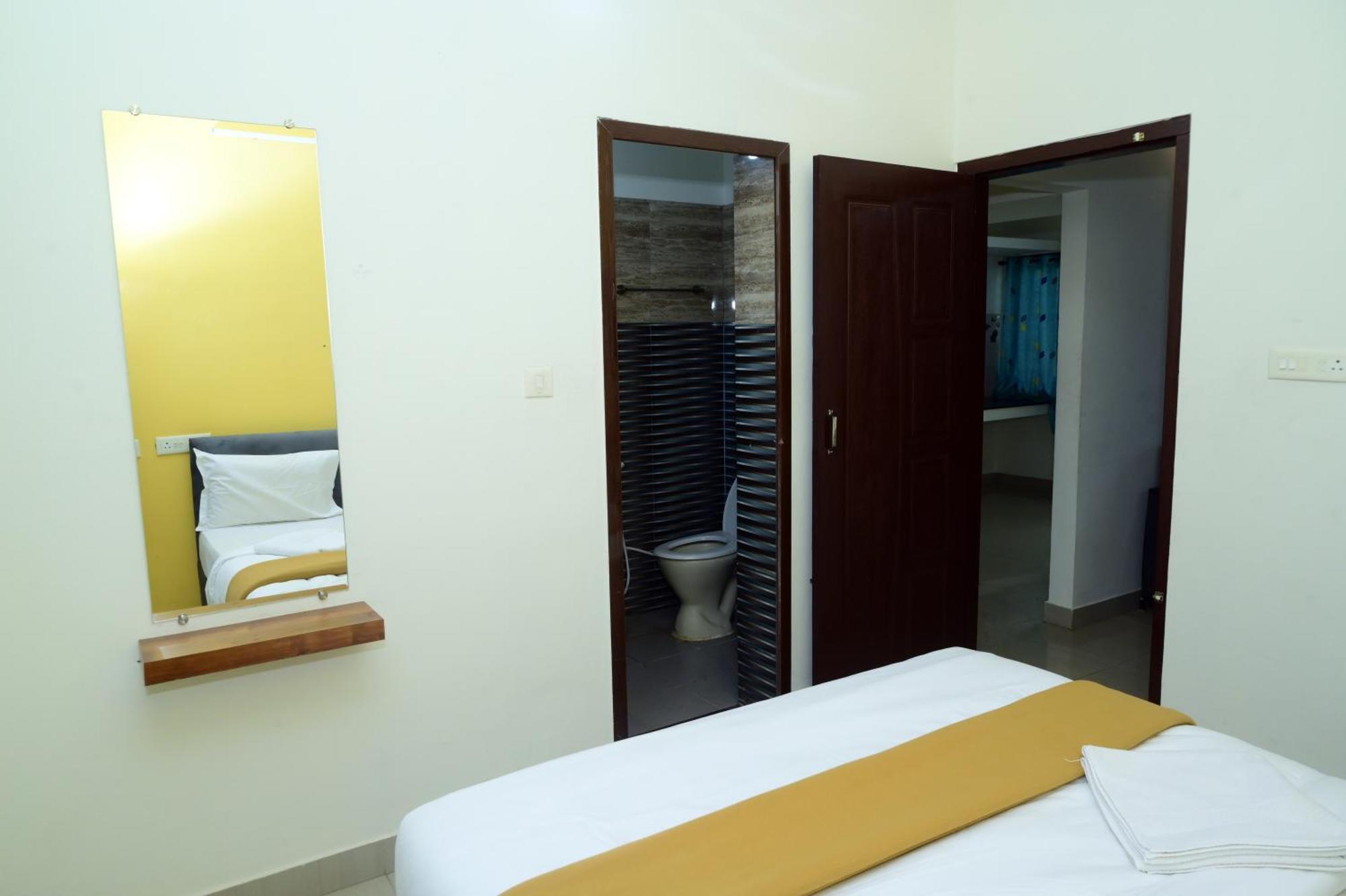 Hotel Aradhya Inn Deralakatte Mangalúr Exteriér fotografie