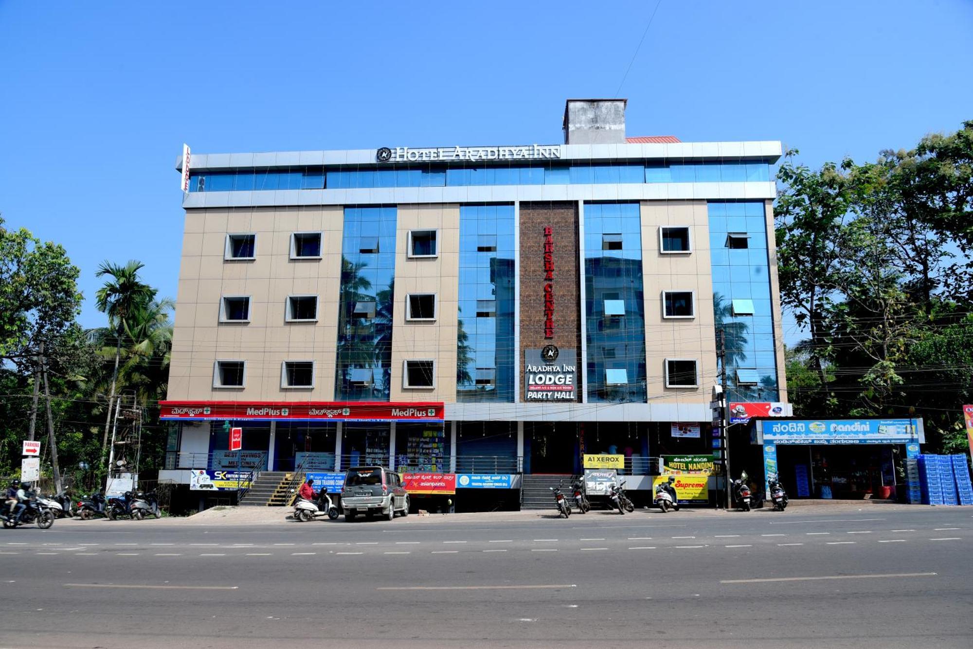 Hotel Aradhya Inn Deralakatte Mangalúr Exteriér fotografie